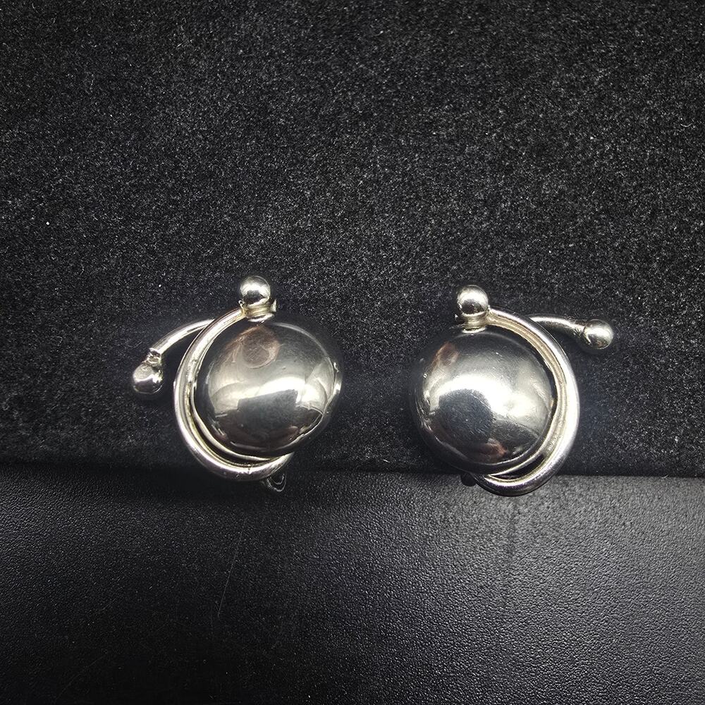Silver Tone Screw Back Earrings Round Abstract Geometric Vintage Jewelry